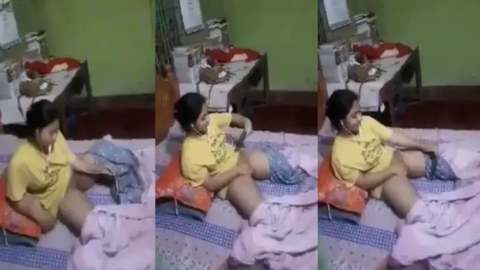 Cute Bengali Teen Didi’s Live Call Show Pussy Hot Video